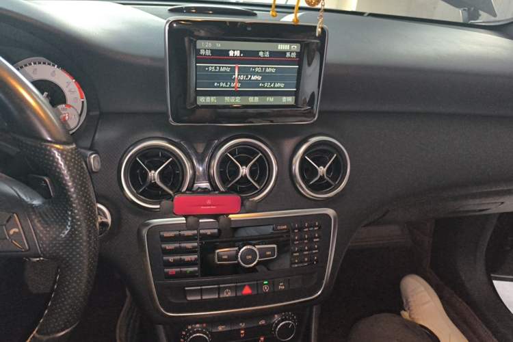 Used Mercedes-Benz A-Class 2015 A 200 Fashion Model Audio And AC Panel