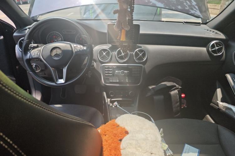 Used Mercedes-Benz A-Class 2015 A 180 Standard Model Center Console