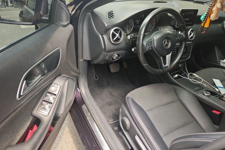Used Mercedes-Benz A-Class 2015 A 180 Standard Model Driver Seat