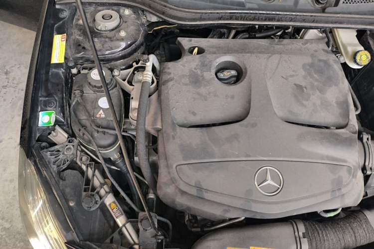 Used Mercedes-Benz A-Class 2015 A 200 Fashion Model Engine Bay Right
