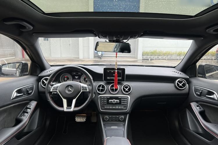 Used Mercedes-Benz A-Class 2015 A 200 Sport Edition Interior 1