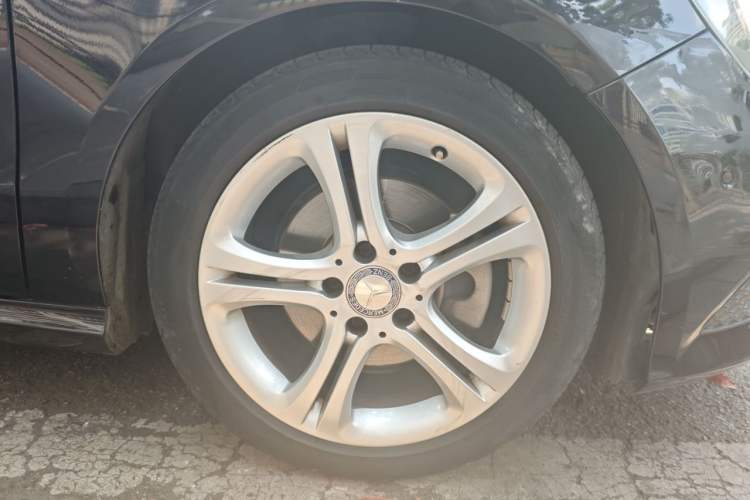 Used Mercedes-Benz A-Class 2015 A 180 Standard Model Right Front Wheel Hub