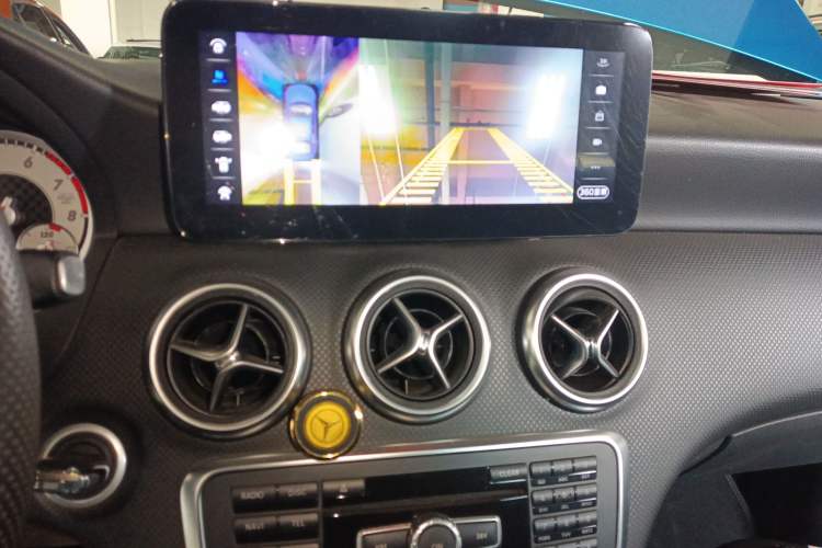 Used Mercedes-Benz A-Class 2015 A 200 Fashion Model Audio And AC Panel