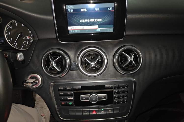 Used Mercedes-Benz A-Class 2015 A 180 Audio And AC Panel