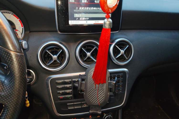 Used Mercedes-Benz A-Class 2015 A 200 Fashion Model Audio And AC Panel