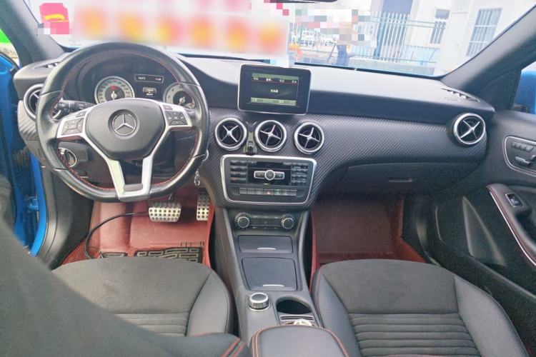 Used Mercedes-Benz A-Class 2015 A 200 Sport Edition Center Console