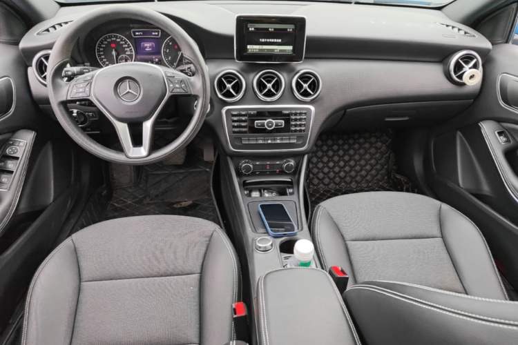 Used Mercedes-Benz A-Class 2015 A 180 Standard Model Center Console