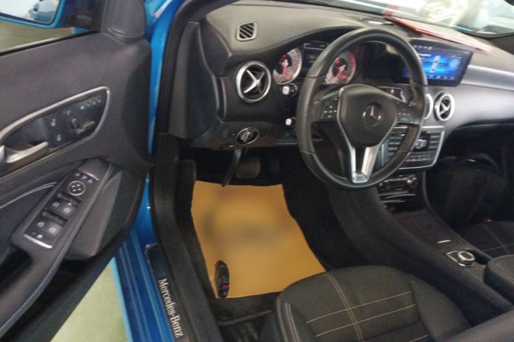 Used Mercedes-Benz A-Class 2015 A 200 Fashion Model Driver Seat