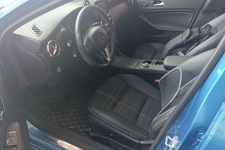 Used Mercedes-Benz A-Class 2015 A 200 Fashion Model Driver Seat