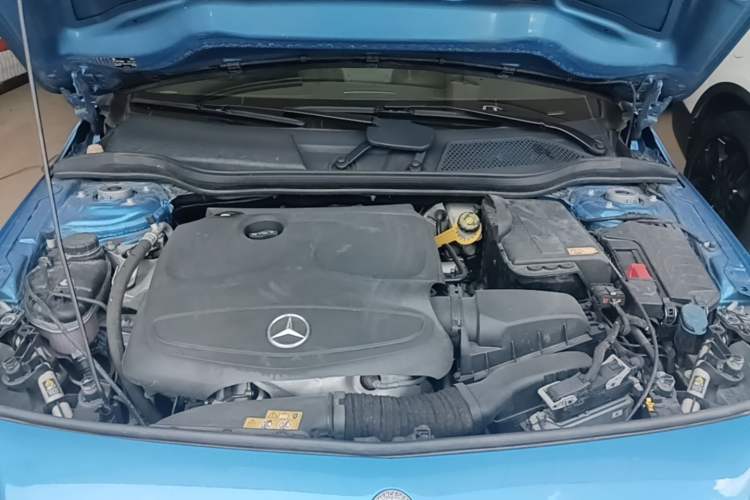 Used Mercedes-Benz A-Class 2015 A 200 Fashion Model Engine Bay