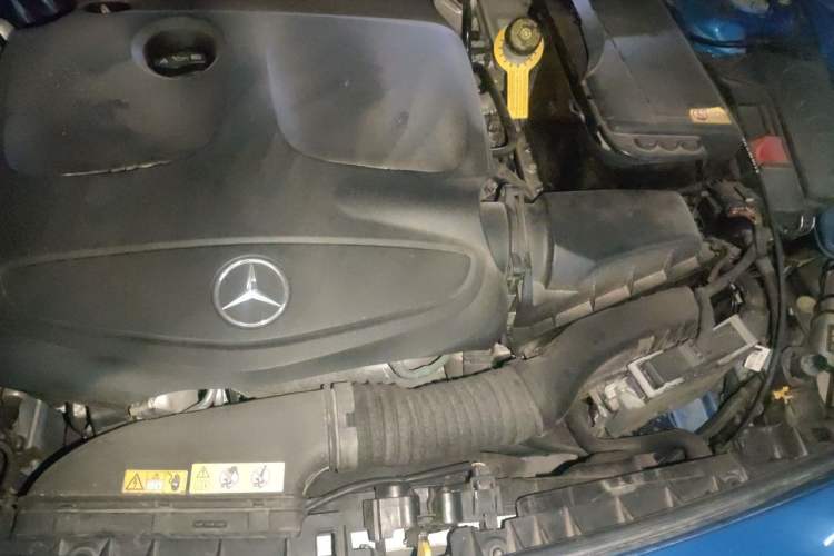 Used Mercedes-Benz A-Class 2015 A 200 Fashion Model Engine Bay Left