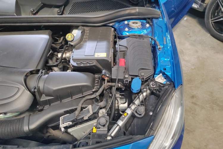 Used Mercedes-Benz A-Class 2015 A 200 Sport Edition Engine Bay Left