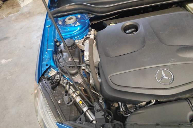 Used Mercedes-Benz A-Class 2015 A 200 Sport Edition Engine Bay Right