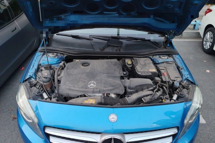 Used Mercedes-Benz A-Class 2015 A 200 Fashion Model Engine Bay