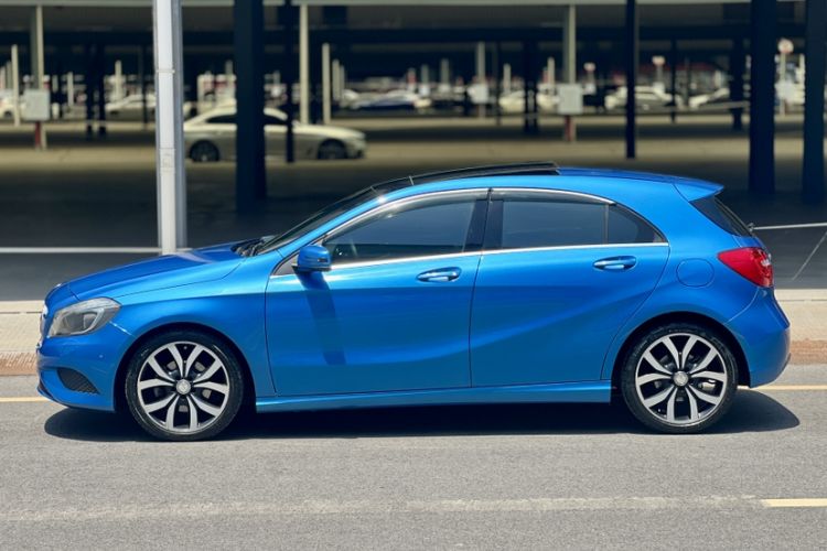 Used Mercedes-Benz A-Class 2015 A 200 Fashion Model Exterior 2