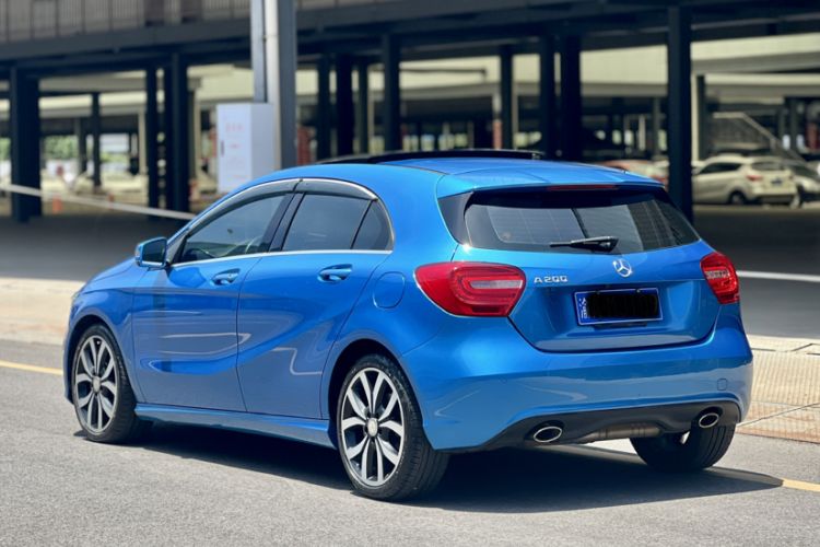 Used Mercedes-Benz A-Class 2015 A 200 Fashion Model Exterior 4