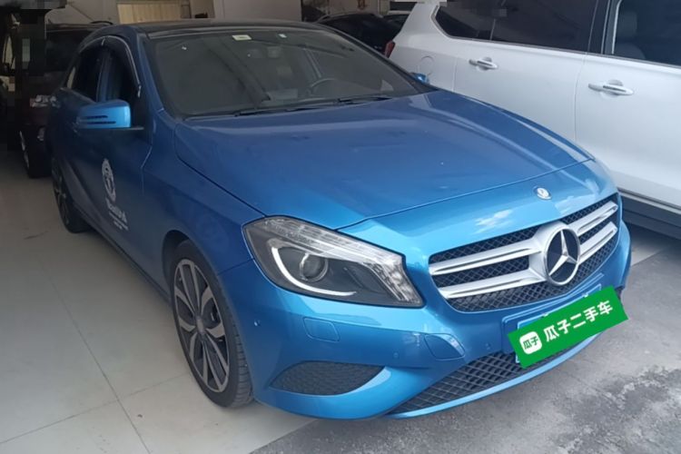 Used Mercedes-Benz A-Class 2015 A 200 Fashion Model Front Right 45 Deg