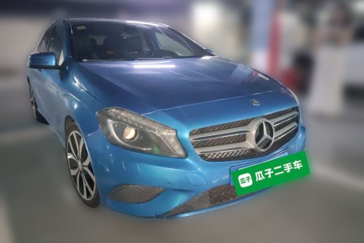 Used Mercedes-Benz A-Class 2015 A 200 Fashion Model Front Right 45 Deg