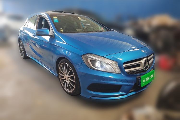 Used Mercedes-Benz A-Class 2015 A 200 Sport Edition Front Right 45 Deg