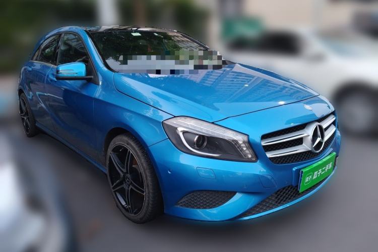 Used Mercedes-Benz A-Class 2015 A 200 Fashion Model Front Right 45 Deg