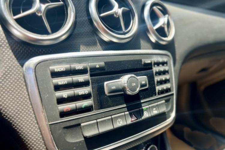 Used Mercedes-Benz A-Class 2015 A 200 Fashion Model Interior 3