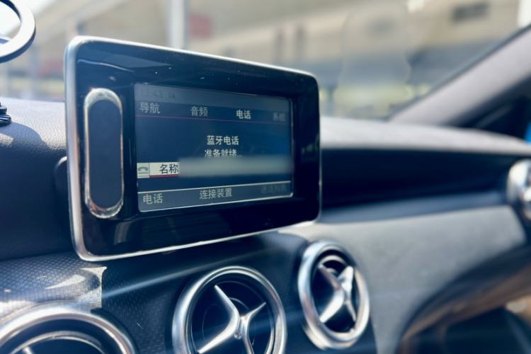 Used Mercedes-Benz A-Class 2015 A 200 Fashion Model Interior 5