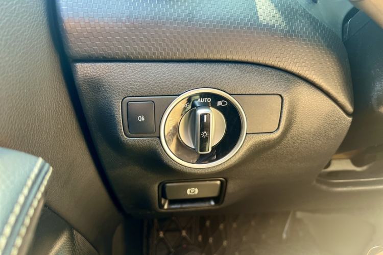Used Mercedes-Benz A-Class 2015 A 200 Fashion Model Interior 7