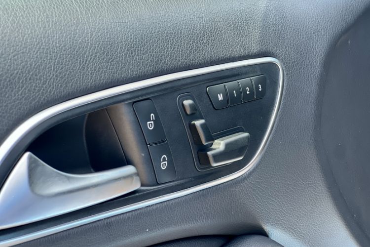 Used Mercedes-Benz A-Class 2015 A 200 Fashion Model Interior 8