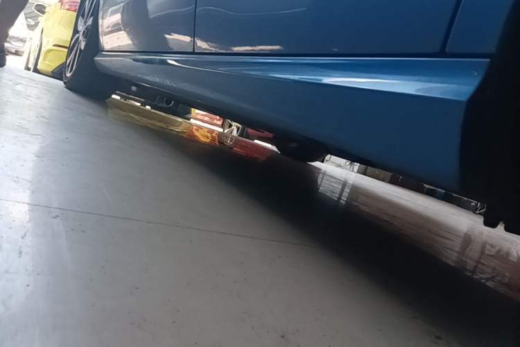 Used Mercedes-Benz A-Class 2015 A 200 Fashion Model Left Side Sill