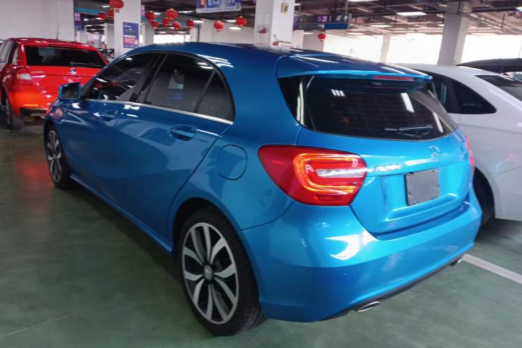 Used Mercedes-Benz A-Class 2015 A 200 Fashion Model Rear Left 45 Deg