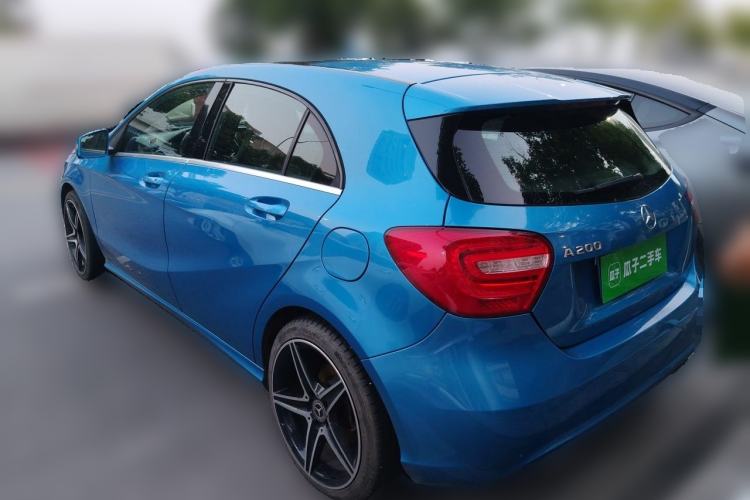 Used Mercedes-Benz A-Class 2015 A 200 Fashion Model Rear Left 45 Deg