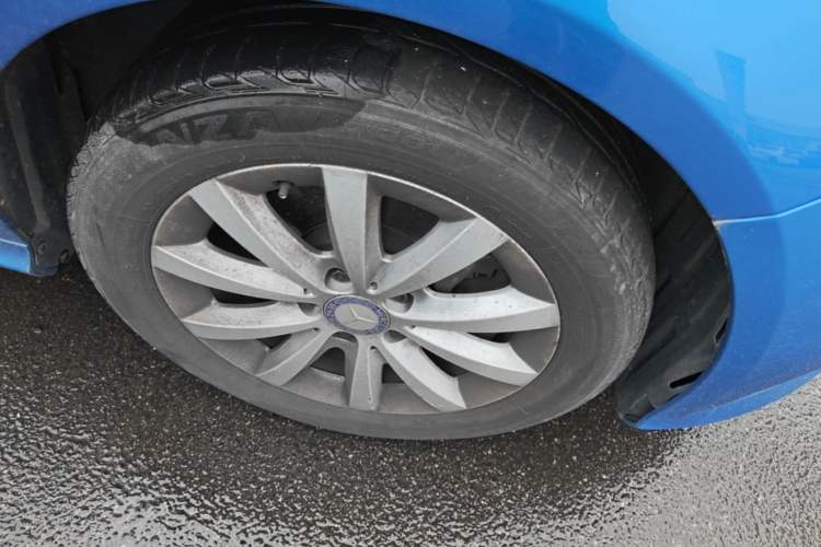 Used Mercedes-Benz A-Class 2015 A 180 Standard Model Right Front Wheel Hub