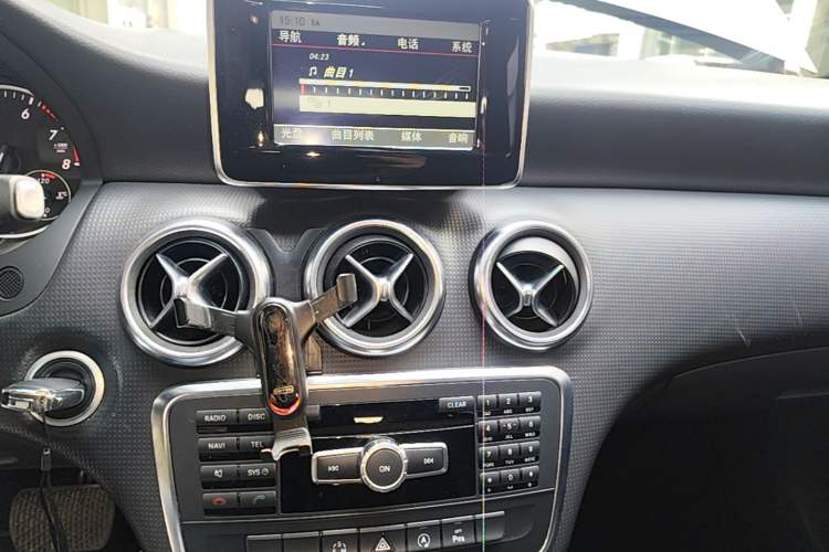 Used Mercedes-Benz A-Class 2015 A 180 Audio And AC Panel
