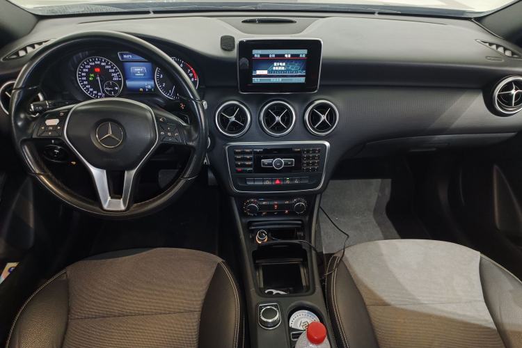 Used Mercedes-Benz A-Class 2015 A 180 Center Console