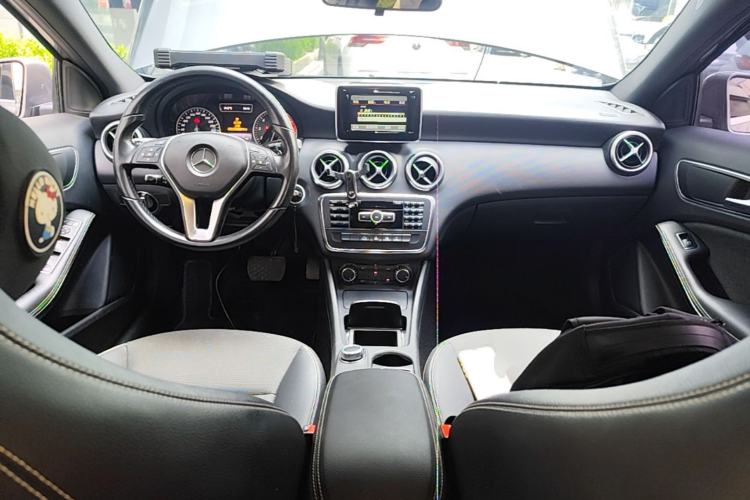 Used Mercedes-Benz A-Class 2015 A 180 Center Console