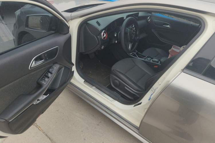 Used Mercedes-Benz A-Class 2015 A 180 Standard Model Driver Seat