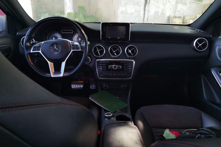 Used Mercedes-Benz A-Class 2015 A 200 Sport Edition Center Console