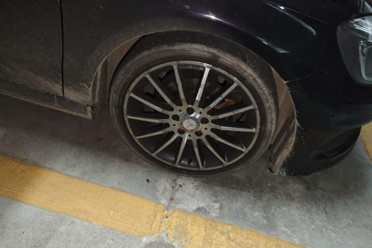 Used Mercedes-Benz A-Class 2015 A 200 Sport Edition Right Front Wheel Hub