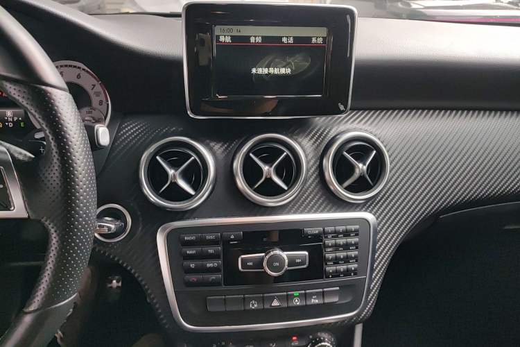 Used Mercedes-Benz A-Class 2015 A 200 Sport Edition Audio And AC Panel