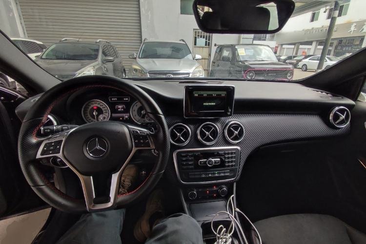 Used Mercedes-Benz A-Class 2015 A 200 Sport Edition Center Console