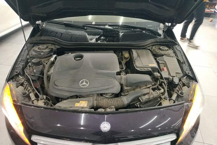 Used Mercedes-Benz A-Class 2015 A 200 Fashion Model Engine Bay