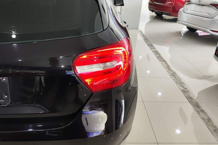 Used Mercedes-Benz A-Class 2015 A 180 Exterior 1