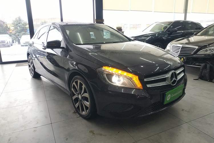 Used Mercedes-Benz A-Class 2015 A 200 Fashion Model Exterior 1