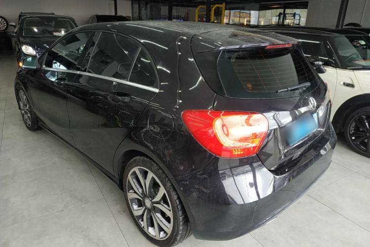 Used Mercedes-Benz A-Class 2015 A 200 Fashion Model Exterior 2