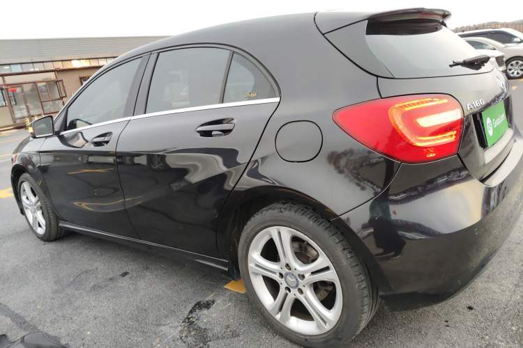 Used Mercedes-Benz A-Class 2015 A 180 Exterior 3