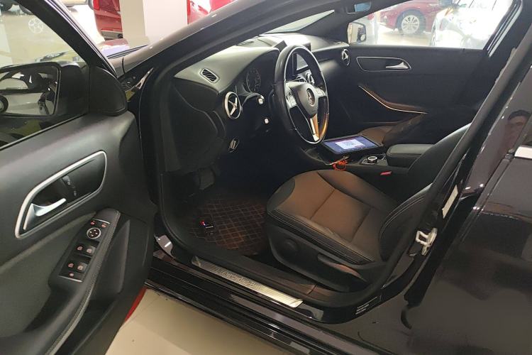 Used Mercedes-Benz A-Class 2015 A 180 Interior 3