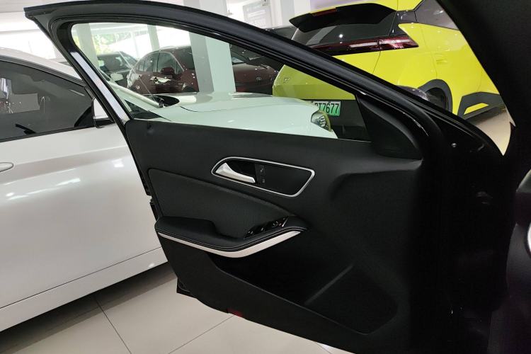 Used Mercedes-Benz A-Class 2015 A 180 Interior 7