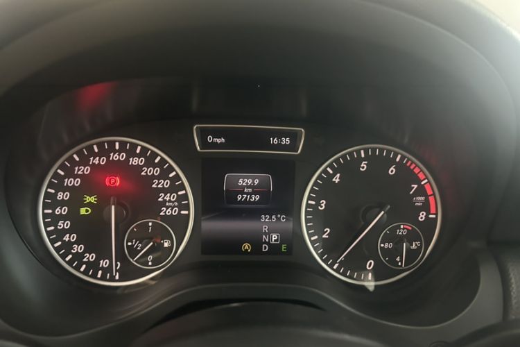 Used Mercedes-Benz A-Class 2015 A 180 Odometer Close Up
