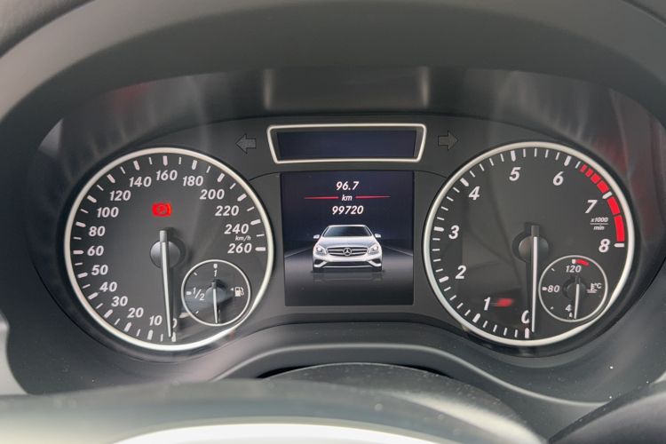 Used Mercedes-Benz A-Class 2015 A 180 Odometer Close Up