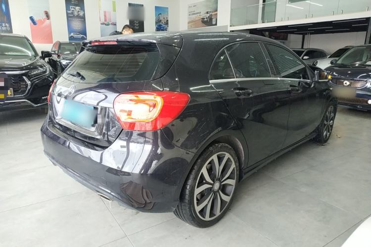 Used Mercedes-Benz A-Class 2015 A 200 Fashion Model Rear Right 45 Deg